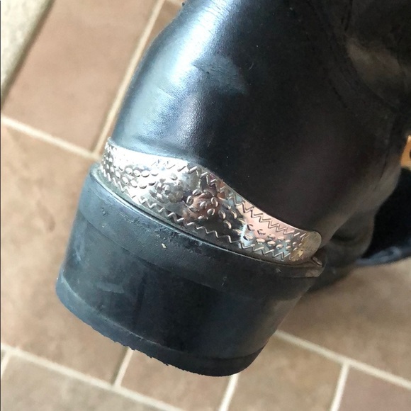 Boots - Picture 3 of 6